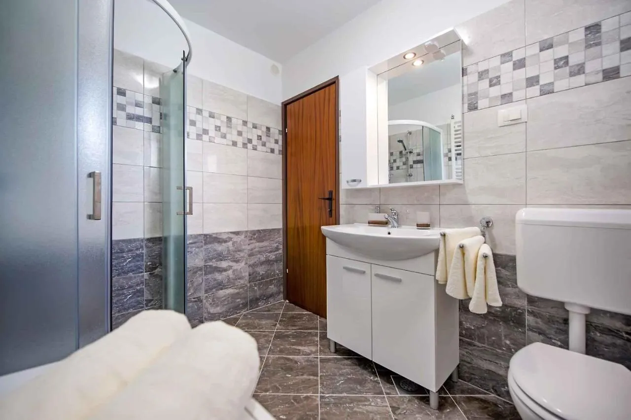 Apartment In Rovinj/Istrien 11656 Rovinj